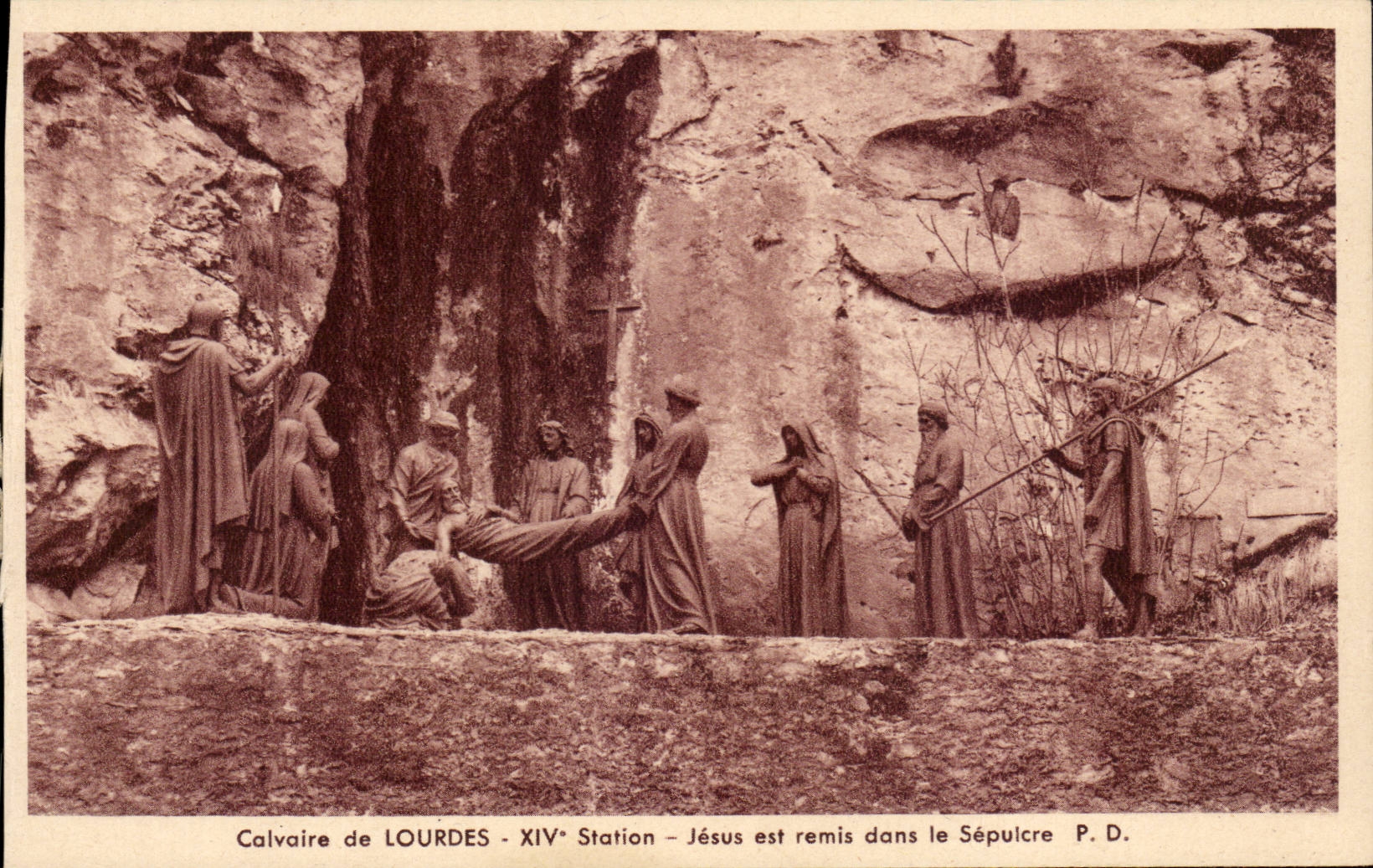 Lourdes - Calvaire du Lourdes - XIV Station - Jesus est remis dans le Sepulcre - CPA 