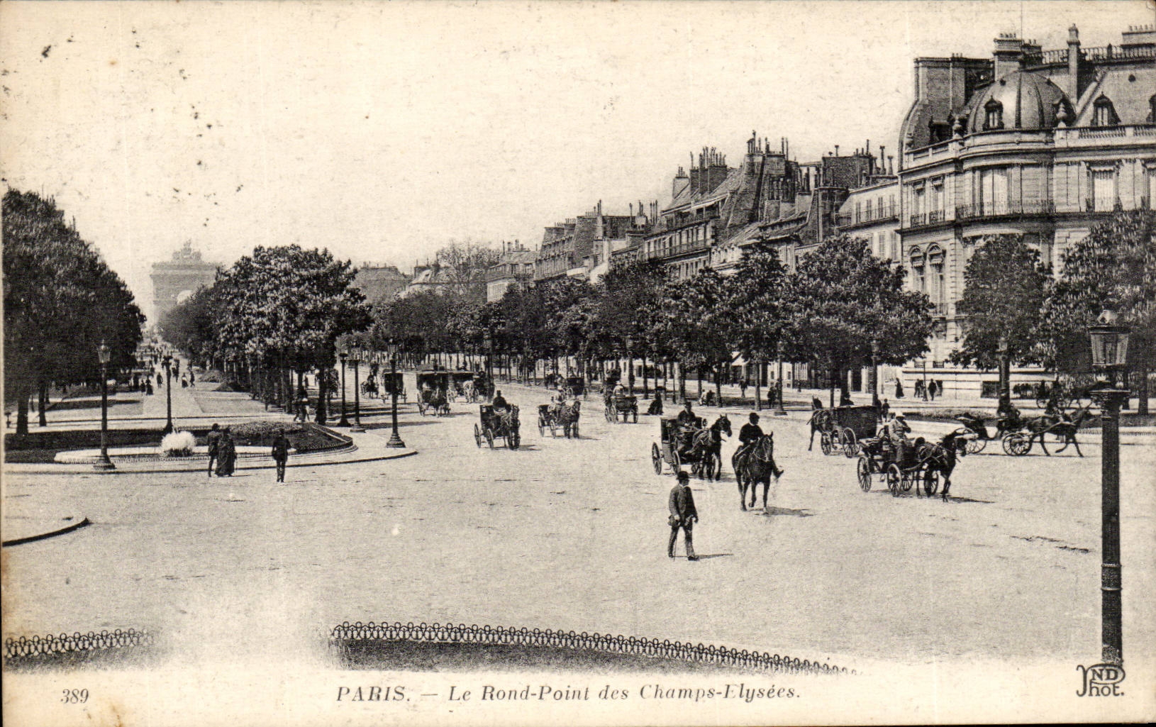 Paris - 8 - Le Rond Point des Champs Elysees CPA 