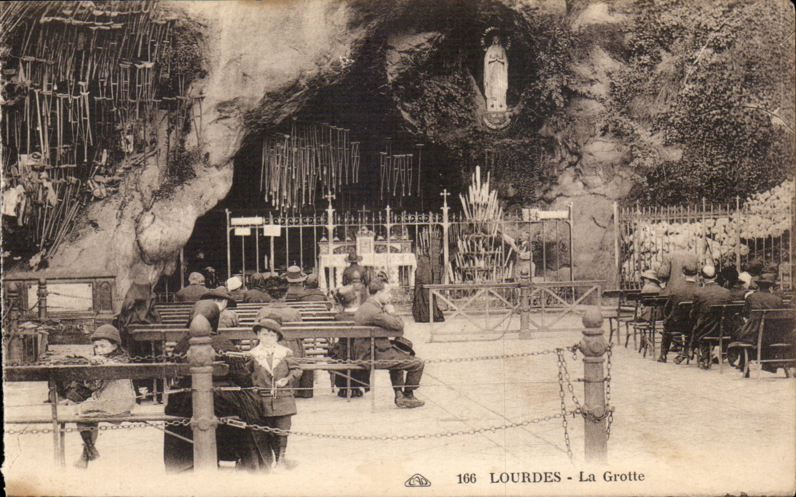 Lourdes - La Grotte - CPA 