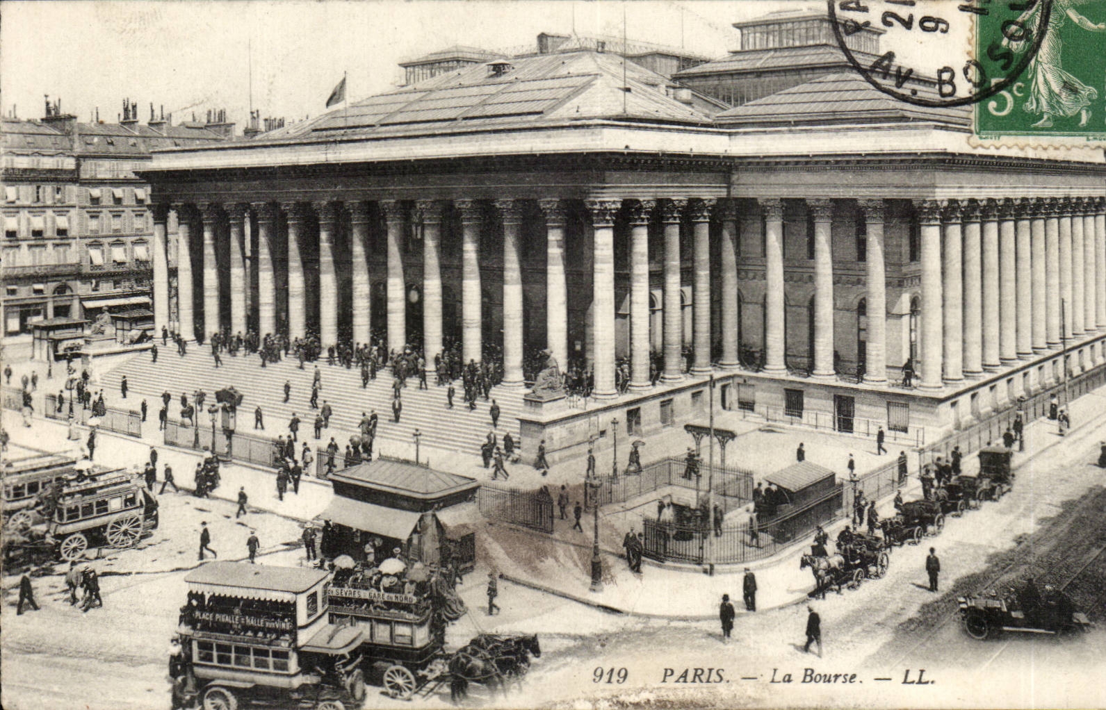 Paris - 2 - La Bourse CPA 