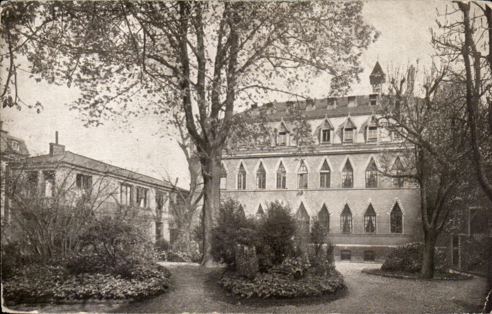 Paris -5 - 35 rue d'Ulm - Monastere de l'Adoration Reparatrice - CPA 