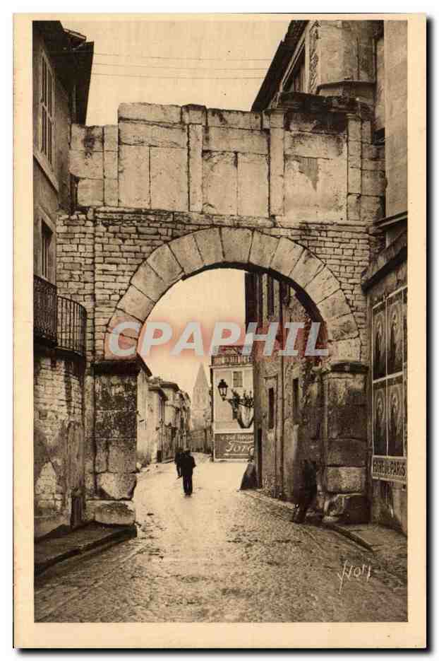 La Porte de France — Nîmes (Gard) — Les Éditions d'An Yvon