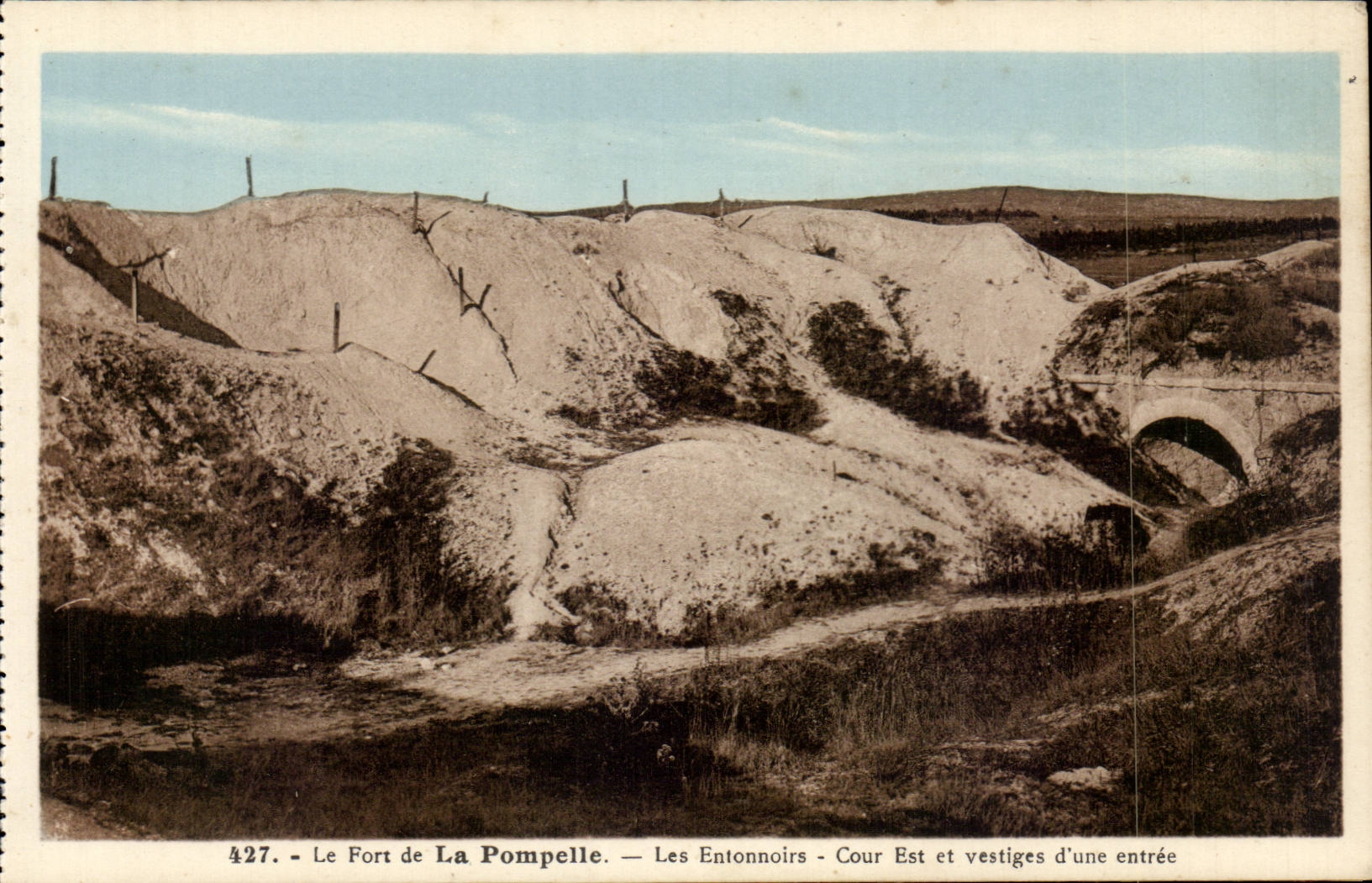 La Pompelle - Le Fort - Les Entonnoirs - Cour Est et vestiges d'une entree - CPA 