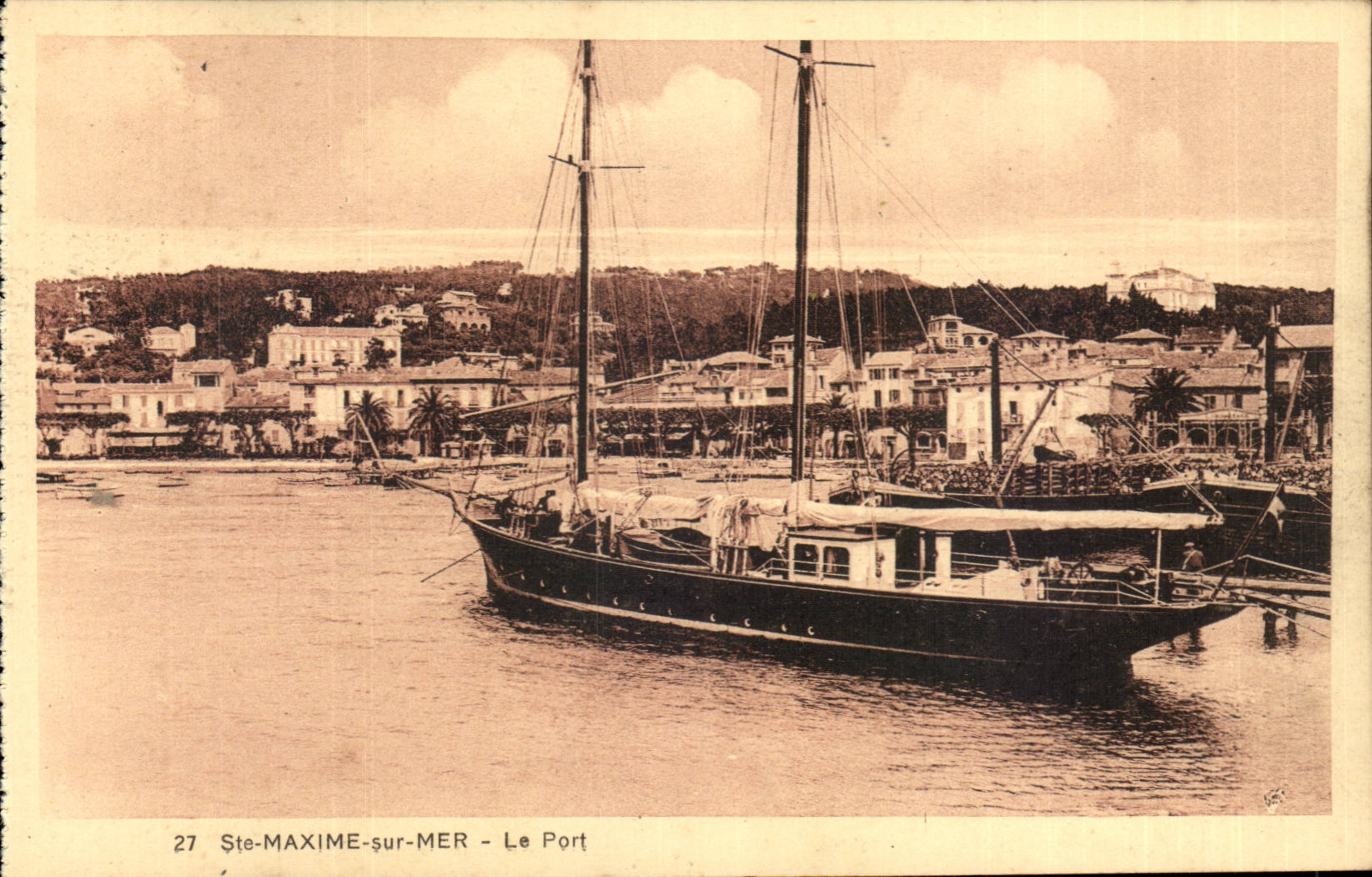 Ste Maxime sur Mer - Le Port - bateau - boat - CPA 