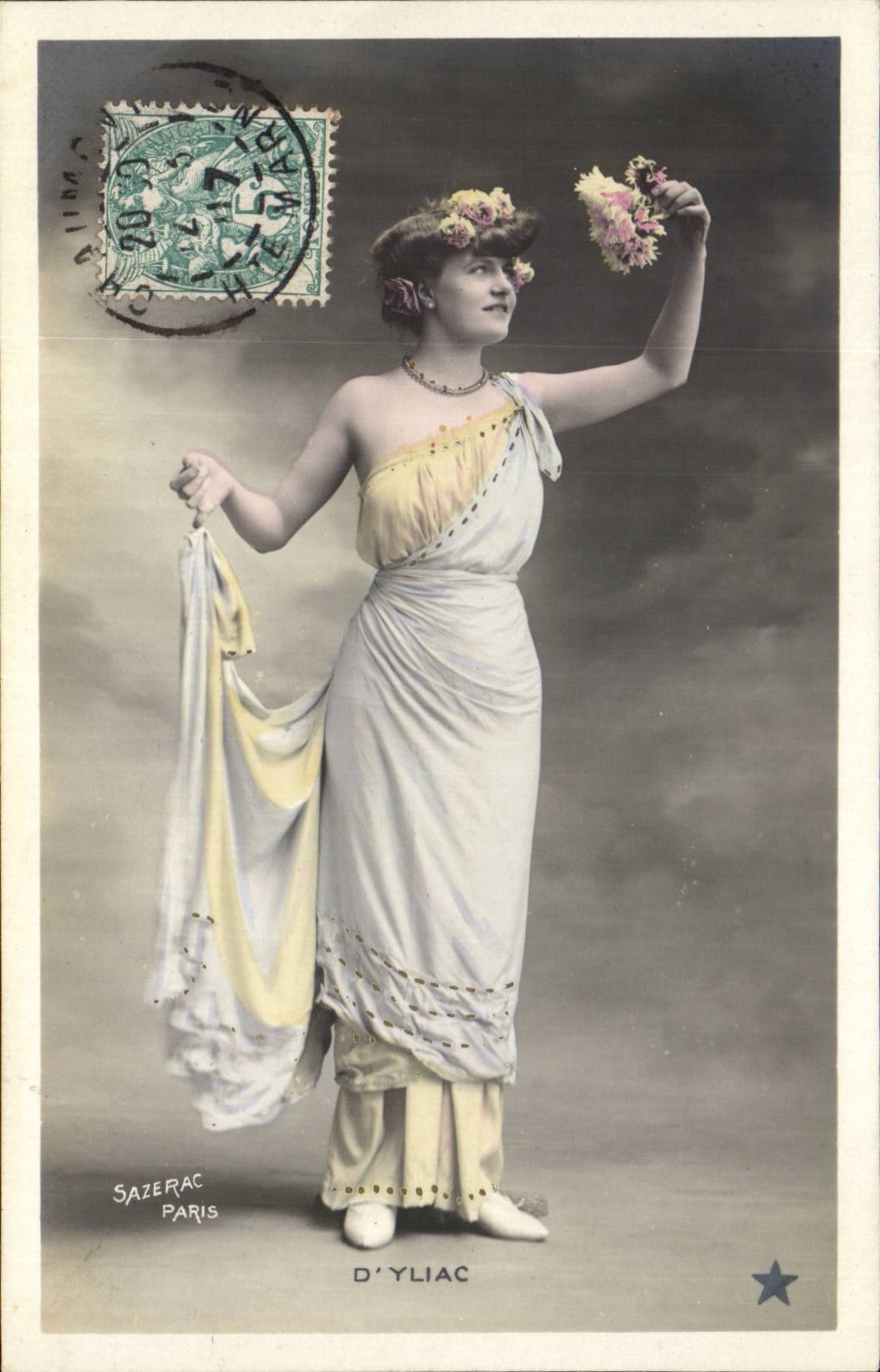 Femme en robe antique — D'YLIAC — Sazerac Paris