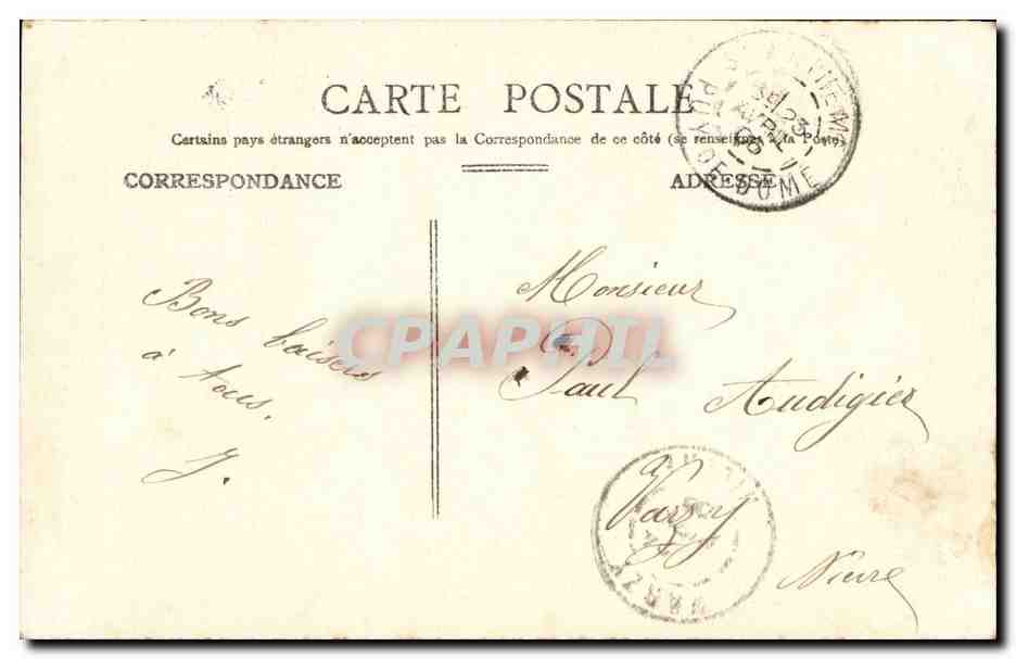 Femme en robe rose tenant une cage à oiseaux — scène forestière — éditeur non identifié — Reverso