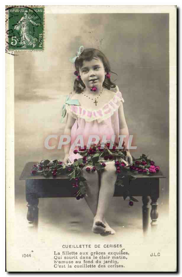 Fantaisie - Enfant - Little Girl with cherries in mouth - cerises- CPA 