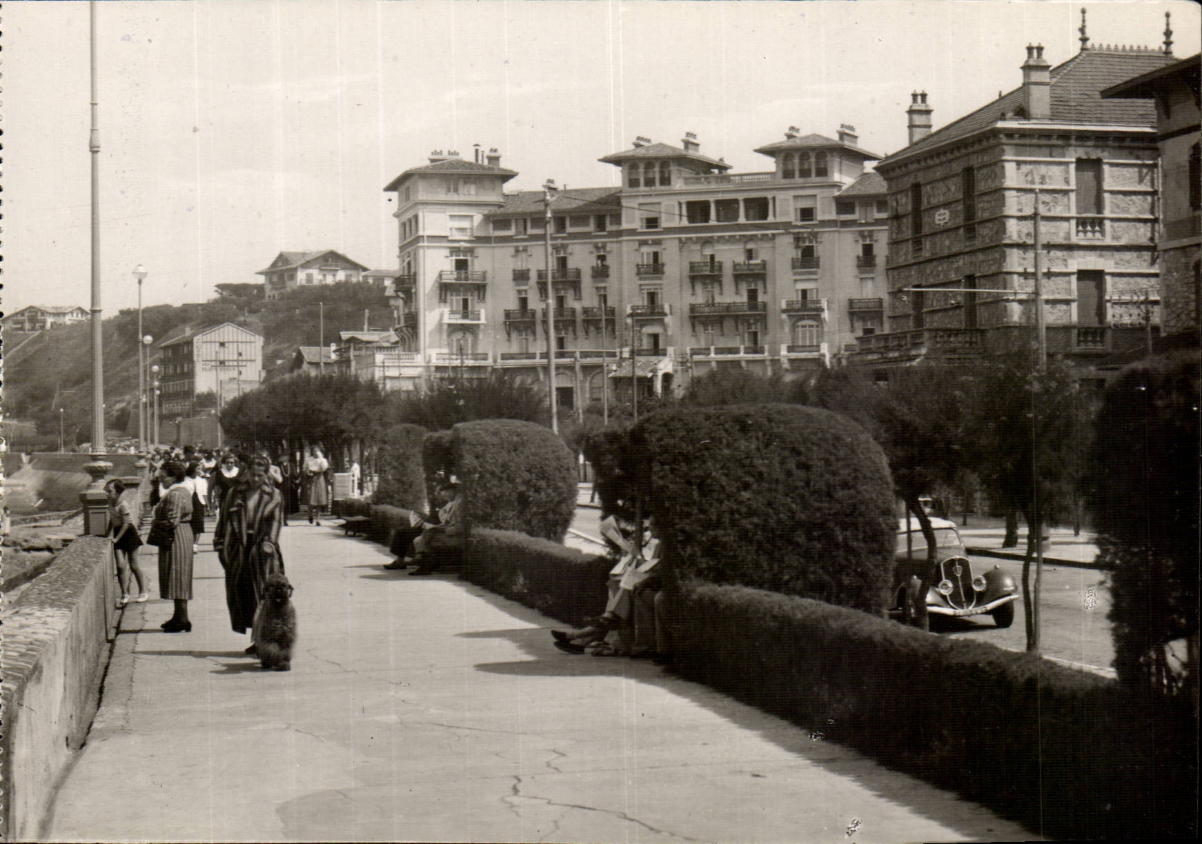 St-Jean-de-Luz — The Digue Promenade — Les Éditions d'Art Bérefoisse, Biarritz