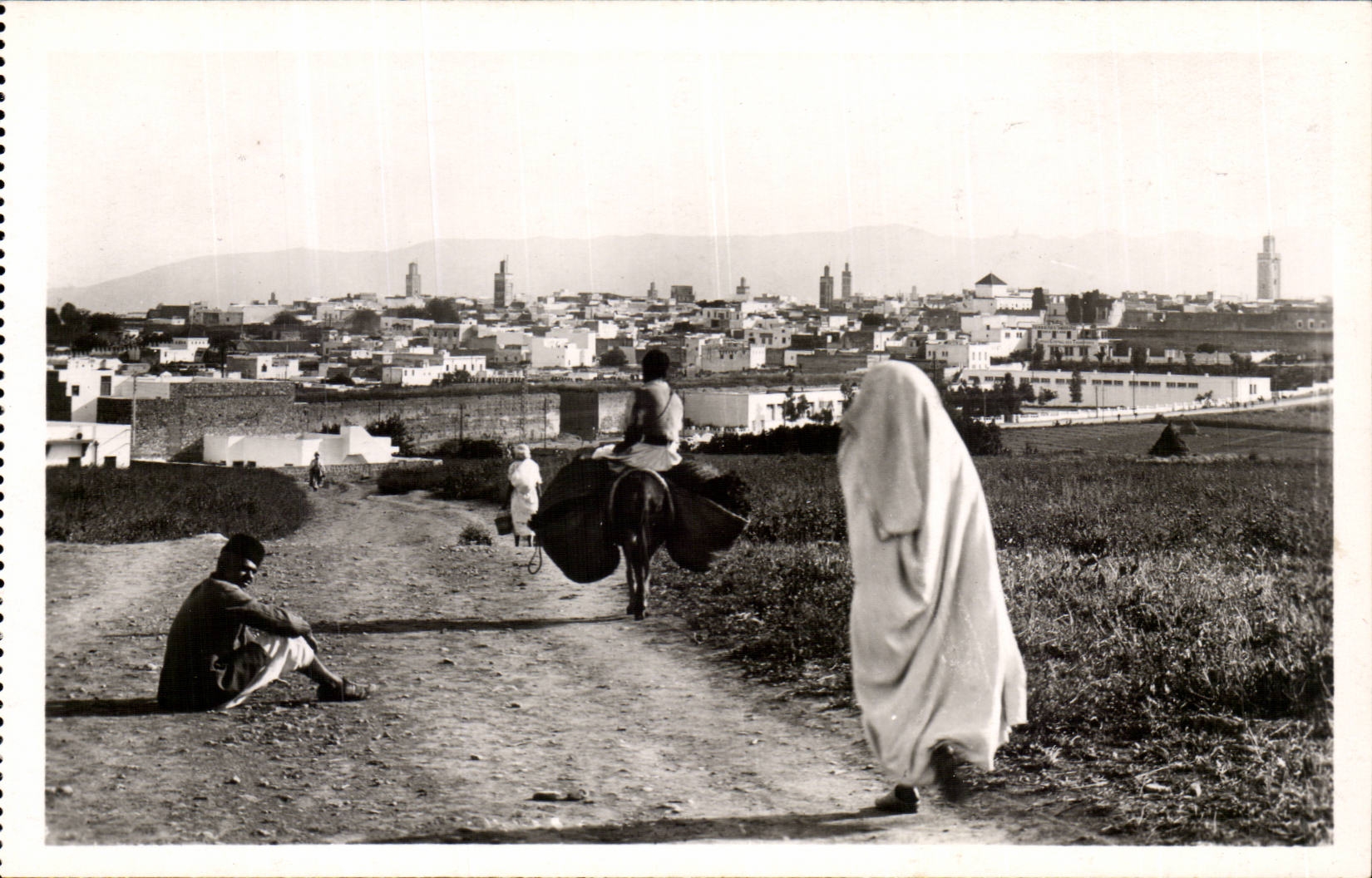 Meknès — Vue générale de la Ville Indigène — Fait à Casablanca, Reproduction Française