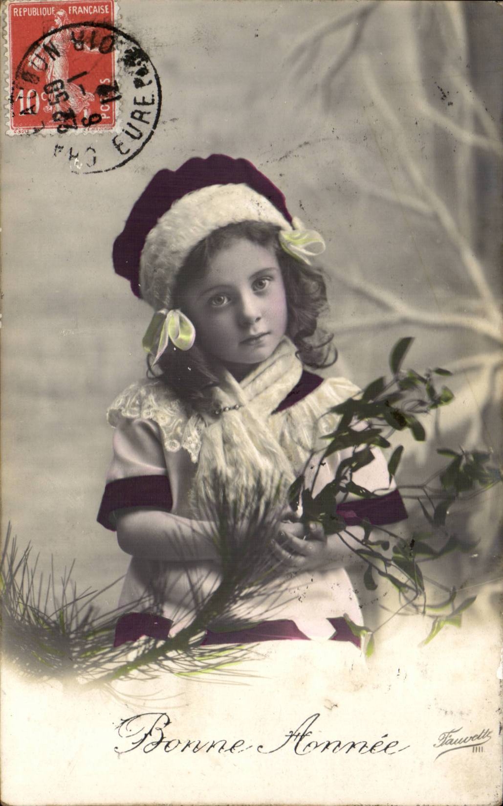 Fantaisie - Enfants - Little Girl with bouquet of holly - beautifu hat - CPA 