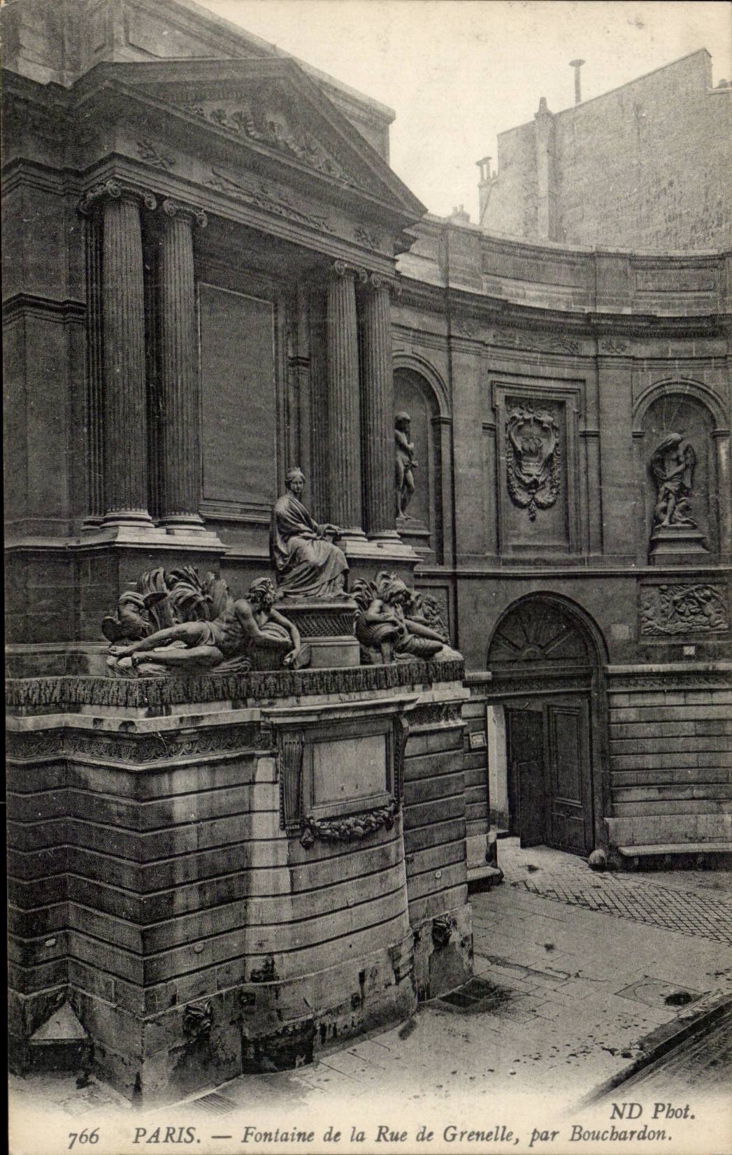 Paris - 7 - Fontaine de la Rue de Grenelle CPA 