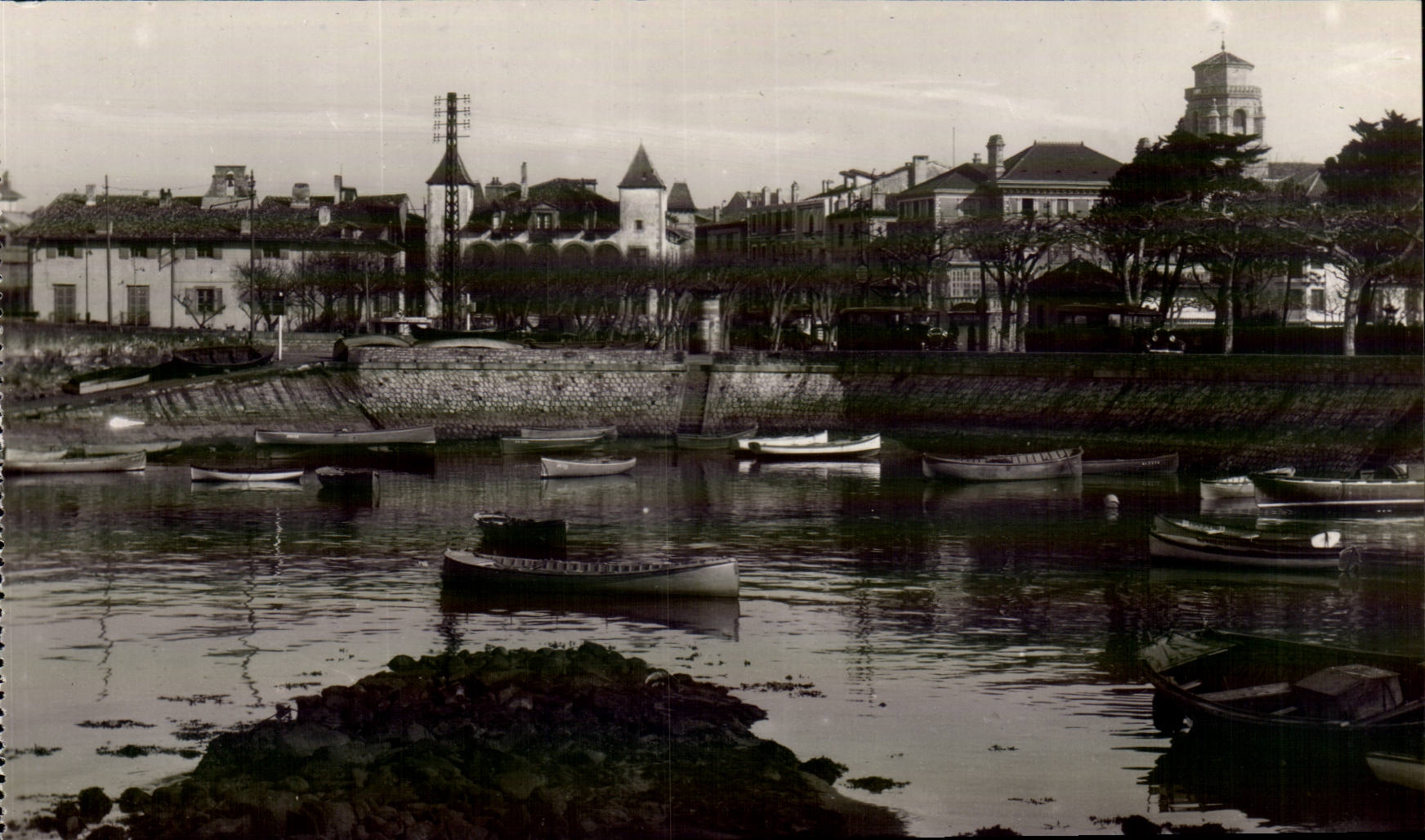 Saint-Jean-de-Luz — A Pretty Corner of the Port — Éditions d'Art T. Biererousse - Biarritz