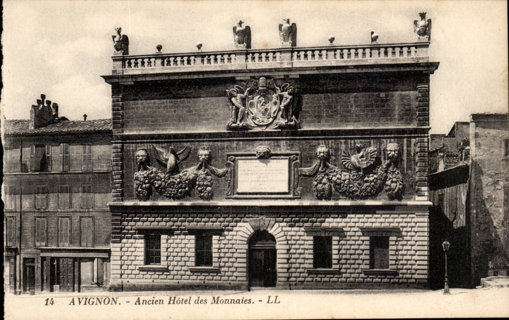Avignon - Ancien Hotel des Monnaies - CPA 