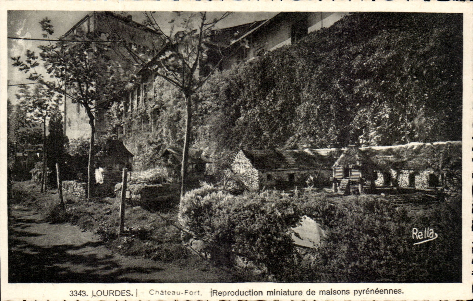 Lourdes - Le Chateau Fort - Reproduction miniature de maisons pyreneennes - CPA 