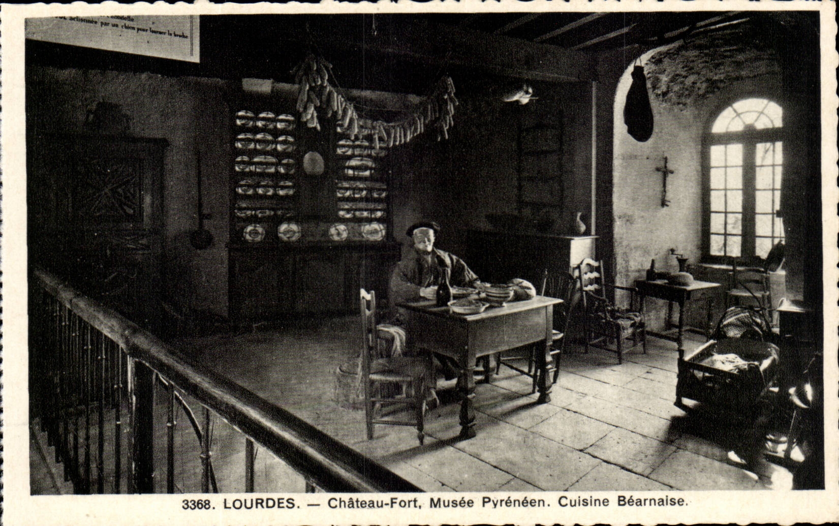 Lourdes - Le Chateau Fort - Musee Pyreneen - Cuisine Bearnaise - CPA 