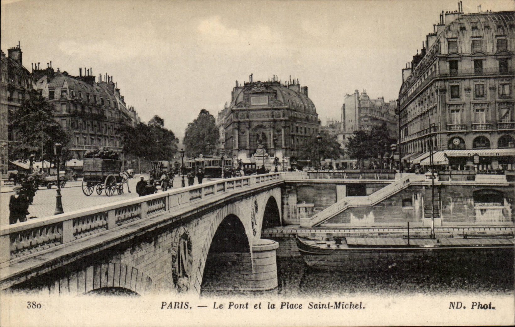 Paris - 4 - Le Pont et la Place Saint Michel - CPA 