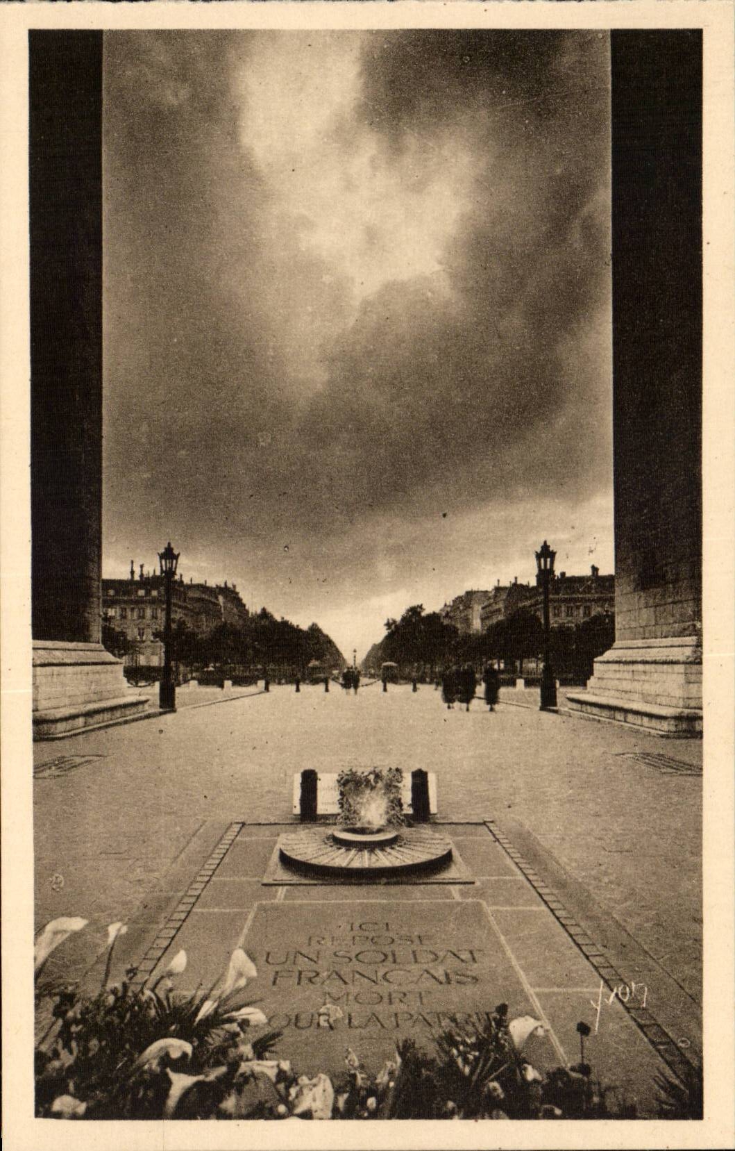 Paris CPA Tombeau du soldat inconnu Arc de Triomphe