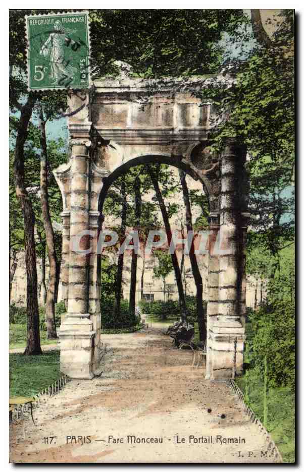Paris CPA Parc monceau Le portail Romain