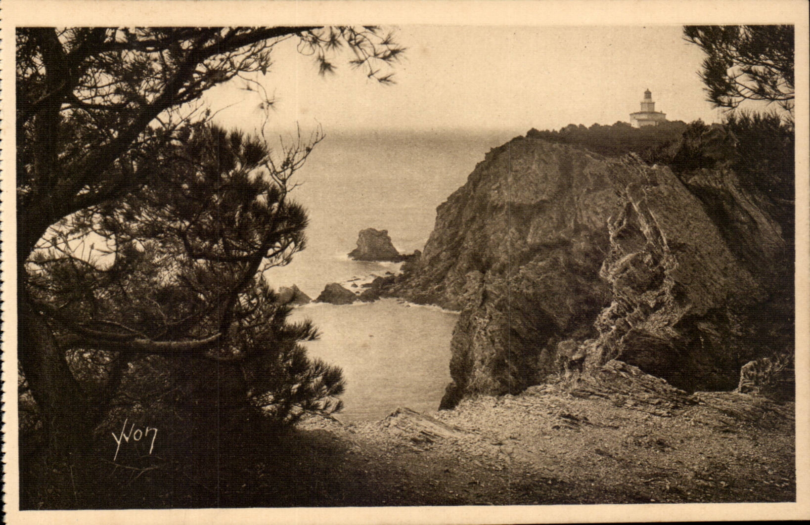 Porquerolles — Der Leuchtturm, gebaut am Gipfel eines 83 m hohen Kliffs — Éditions d'Art YVON, Paris