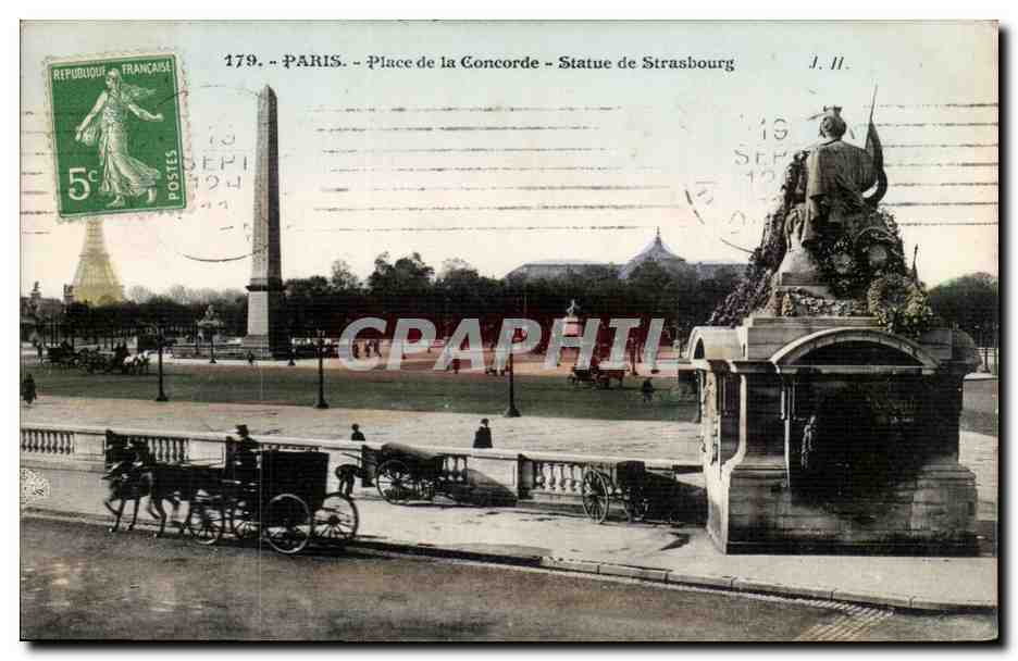 Paris CPA Place de la Concorde Statue de Strasbourg