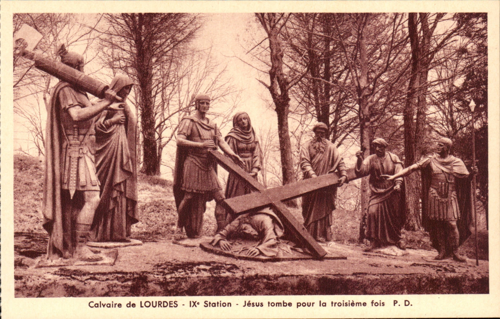 CPA Calvaire de Lourdes 9eme Station Jesus tombe pour la troisieme fois