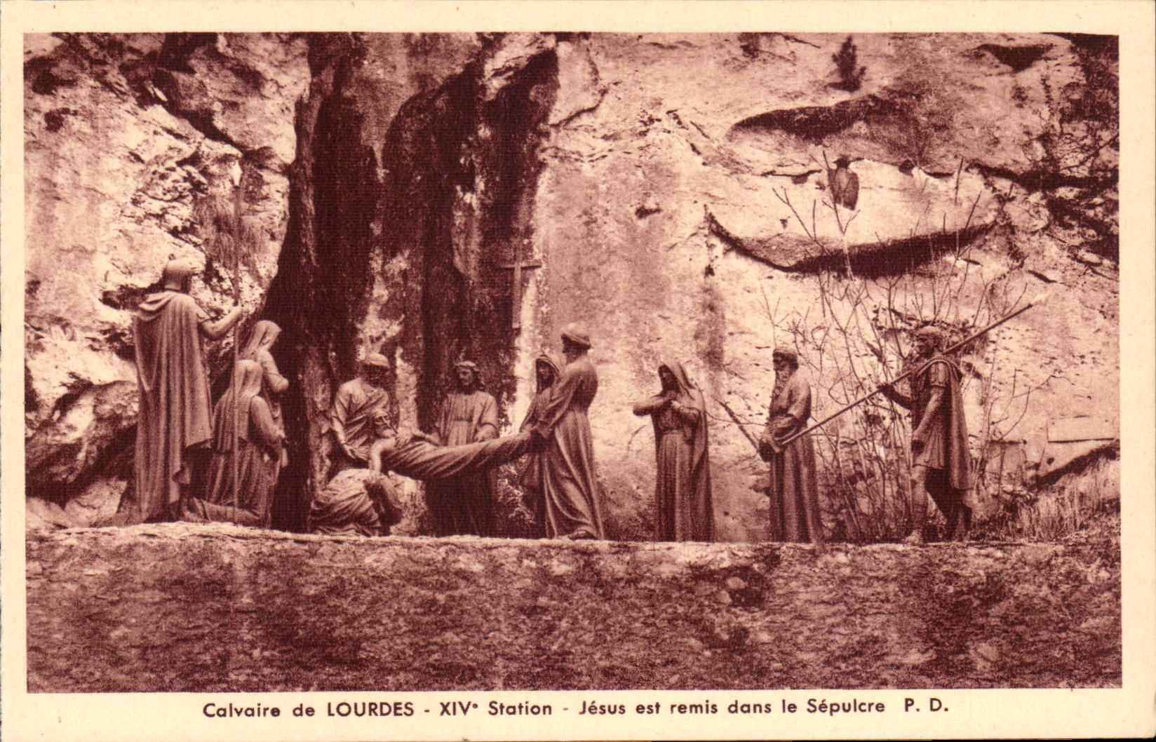 CPA Calvaire de Lourdes 14eme Station Jesus est remis dans le sepulcre