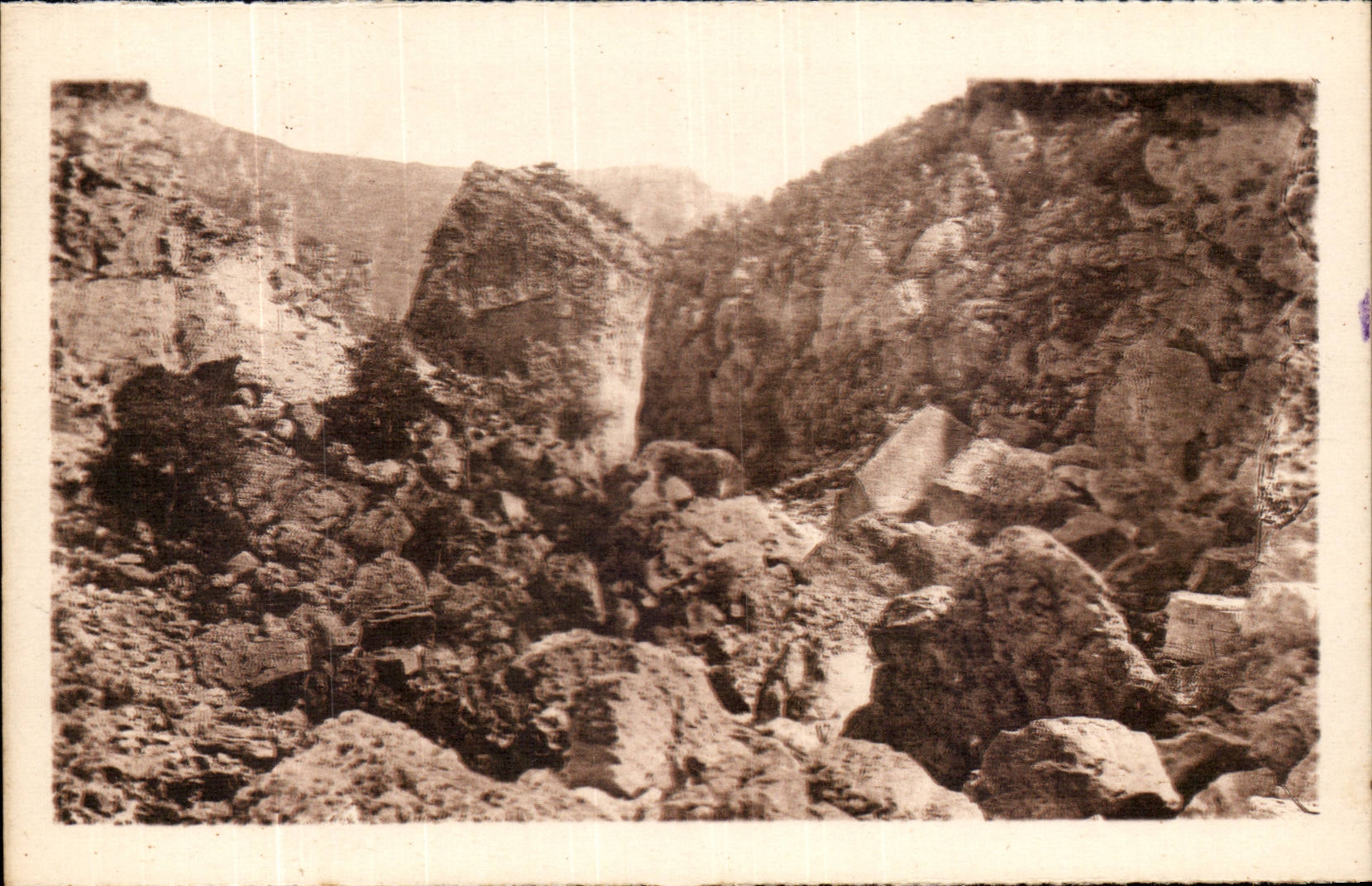 Gorges du Tarn — Le Pas de Soucy, la Roque Sourde et le Chaos de l'Enfer — Imp. François, Lining