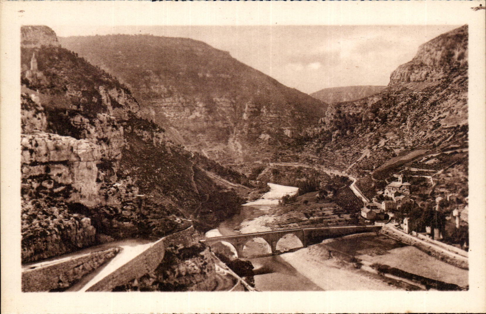Gorges du Tarn CPA La Malene Derniers lacets de la route du Causse