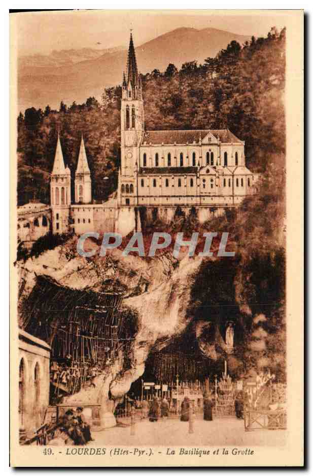 Lourdes - La Basilique et la Grotte CPA 