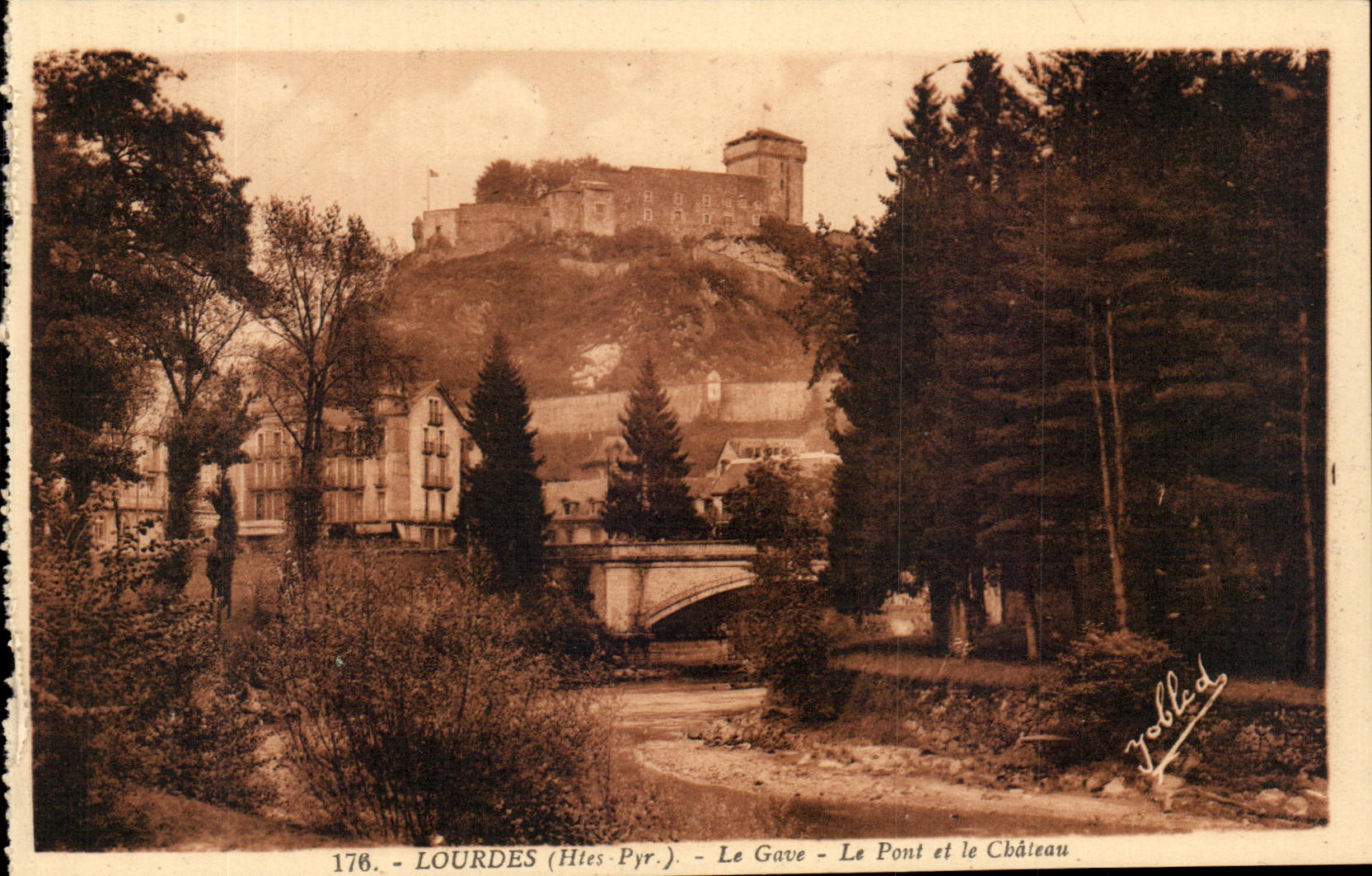 Lourdes - Le Gave - Le Pont et le Chateau CPA 