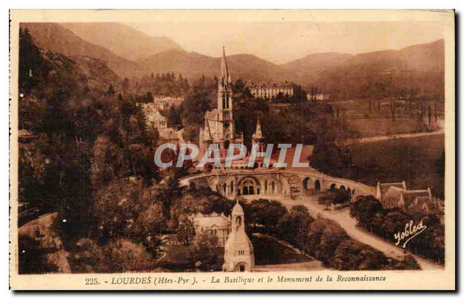 Lourdes - La Basilique et le Monument de la Reconaissance CPA 