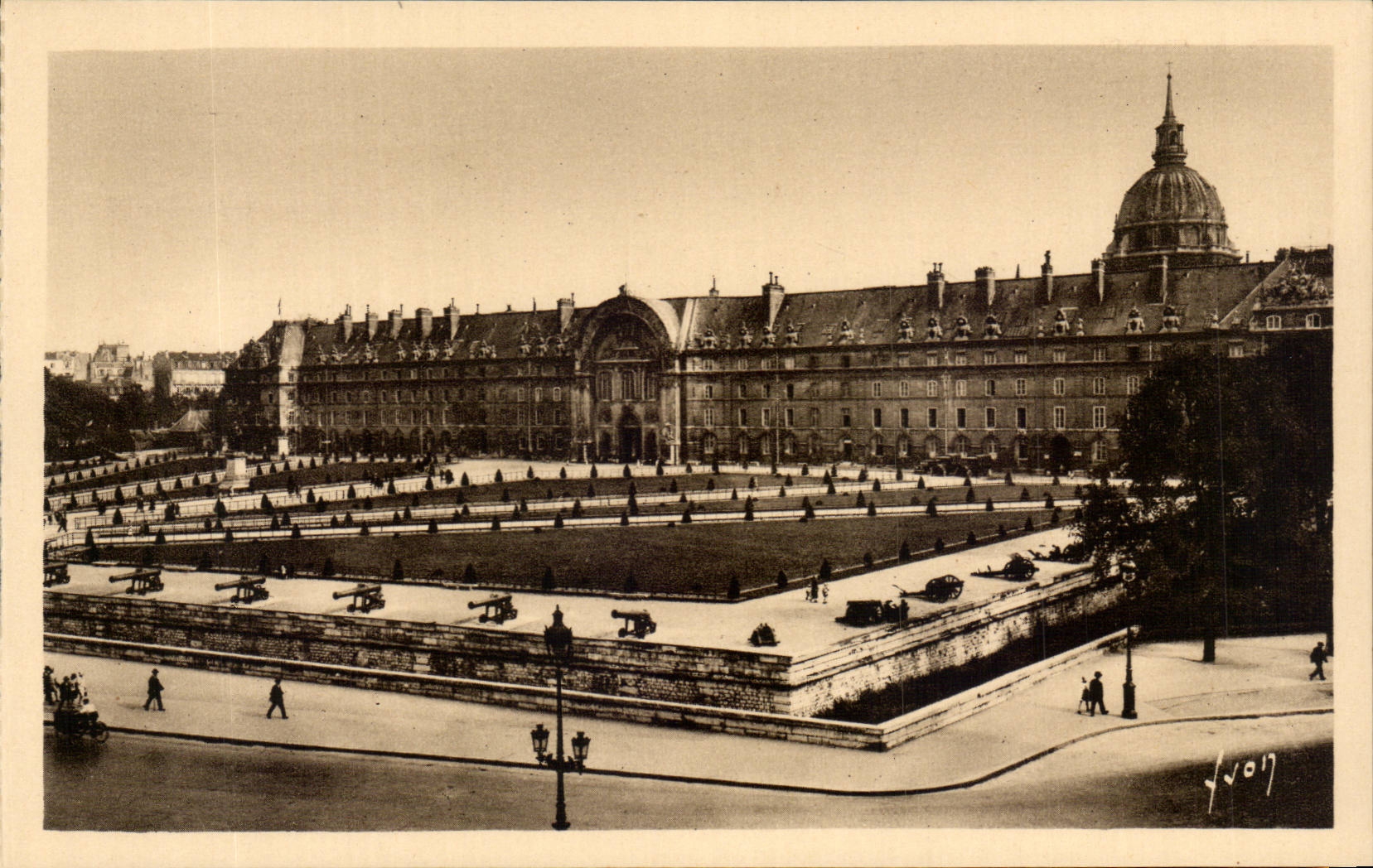 Paris - 7 - L'Hotel les Invalides vu de l'Esplanade CPA 