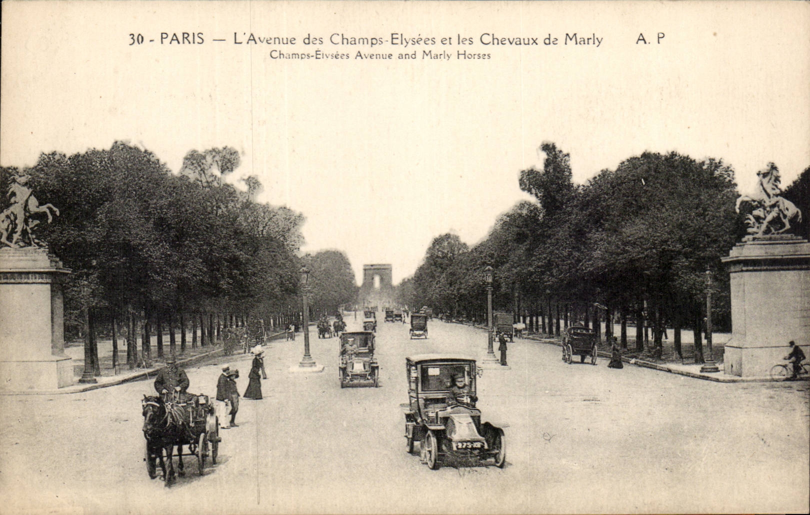 Paris - 8 - L'Avenue des Champs Elysees et les Chevaux de Marly - automobile CPA 