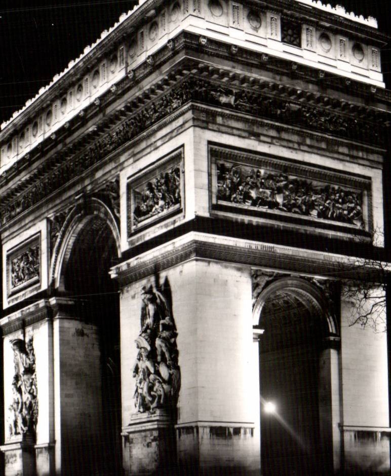 Paris - 8 - Vue de Nuit sur l'Arc de Triomphe de l'Etoike CPA 