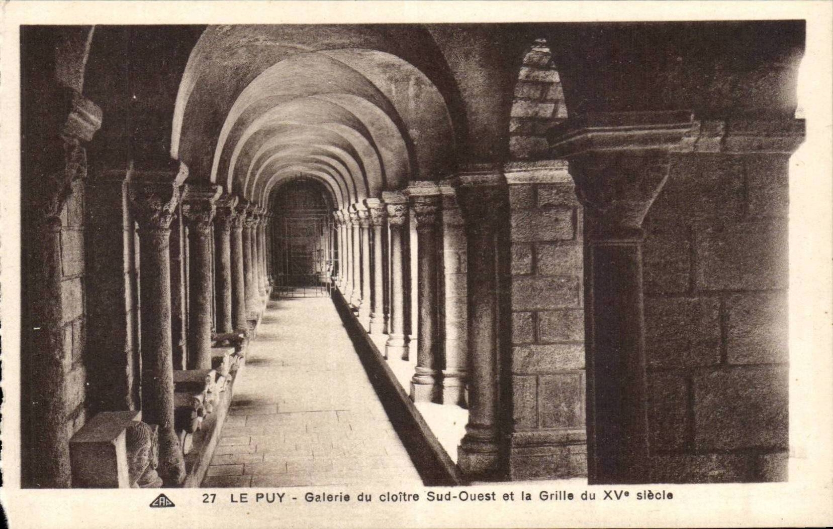 Le Puy - Galerie des Südwest-Klosters und das Gitter des 15. Jahrhunderts
