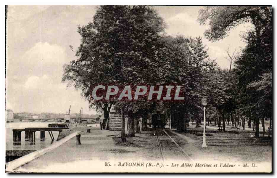 Bayonne - Les Allees Marines et l'Adour - CPA 