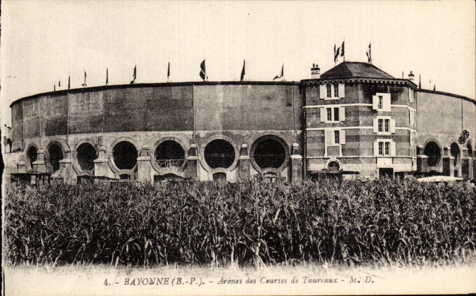 Bayonne - Arenes des Courses de Taureaux - CPA 
