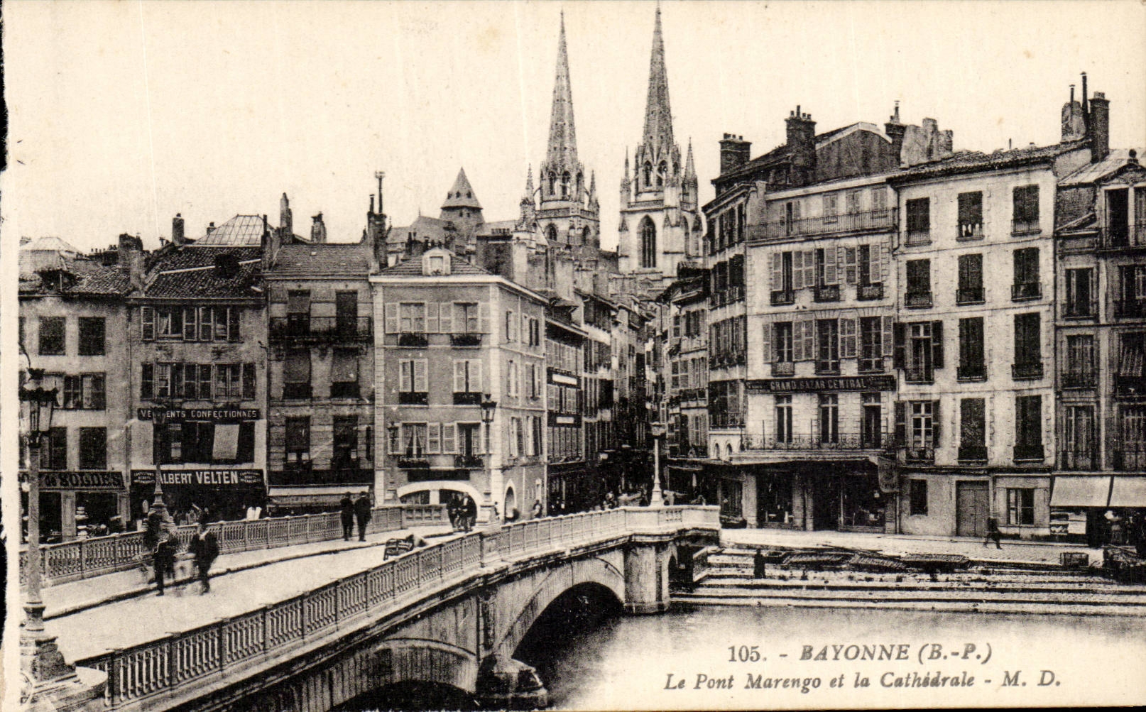 Bayonne — Le Pont Marengo et la Cathédrale — M. D.