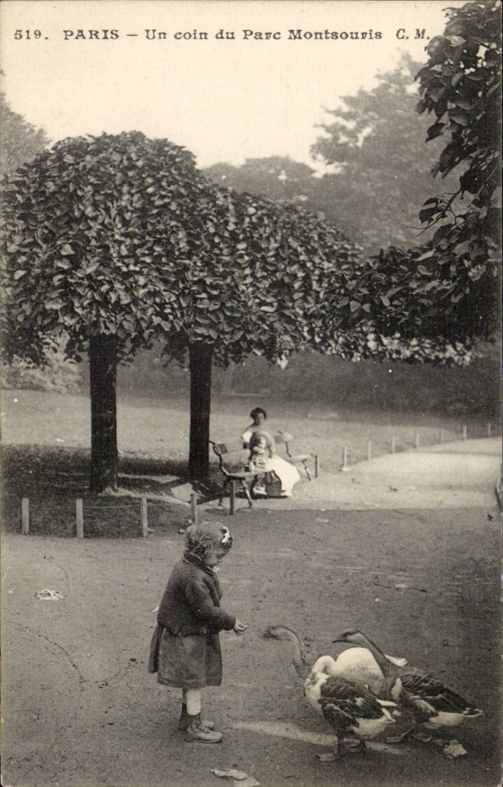 Paris - 14 - Un Coin de Montsouris - oie - enfant- darling little girl feeding the geese CPA 