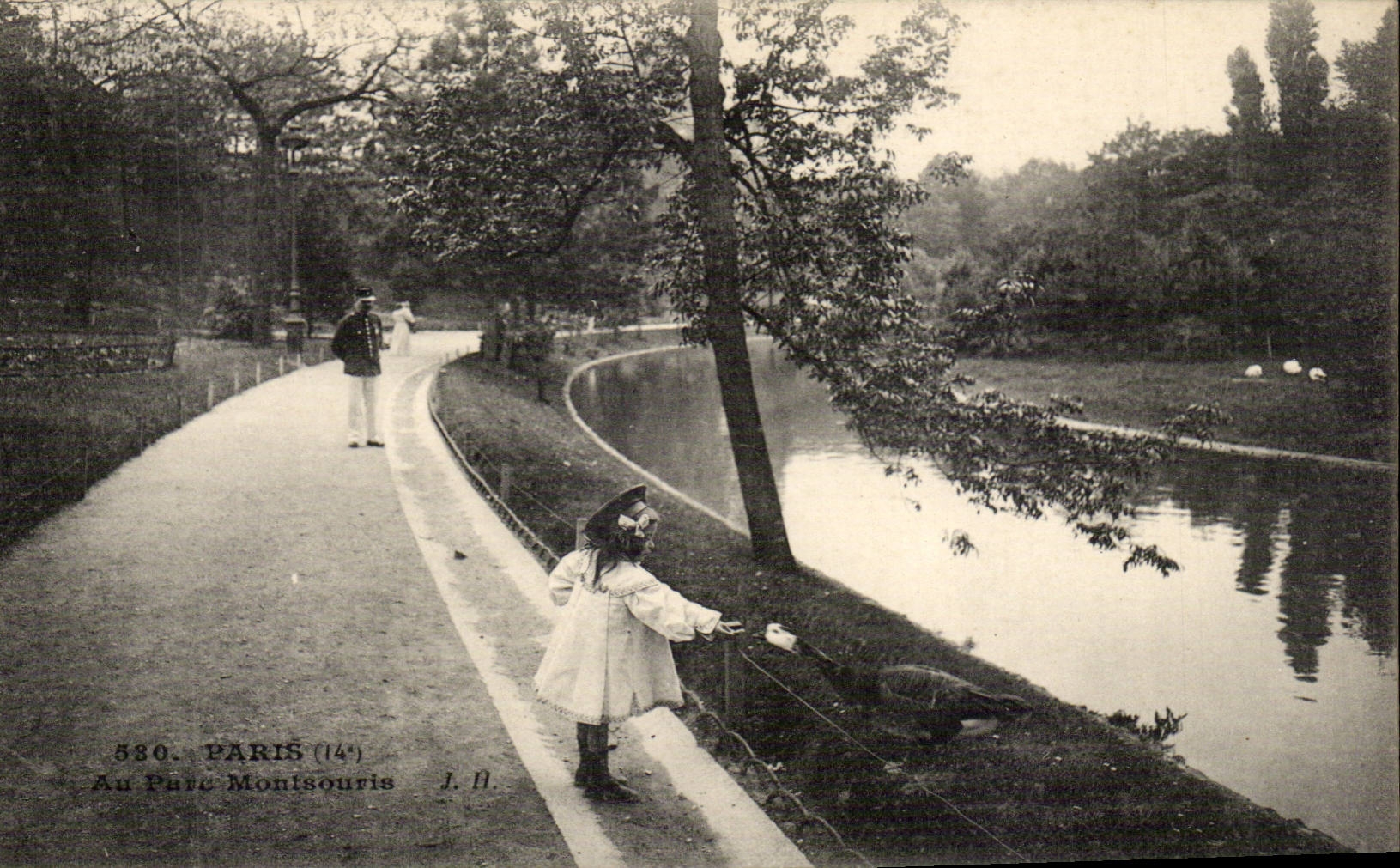 Paris - 14 - Un Coin de Montsouris - oie - enfant- darling little girl feeding the geese CPA 