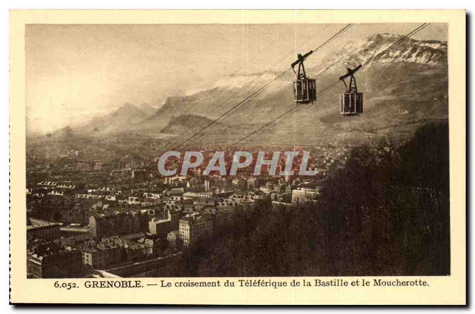 Grenoble - Le croisement de Teleferique de la Bastille et le Moucherotte CPA 