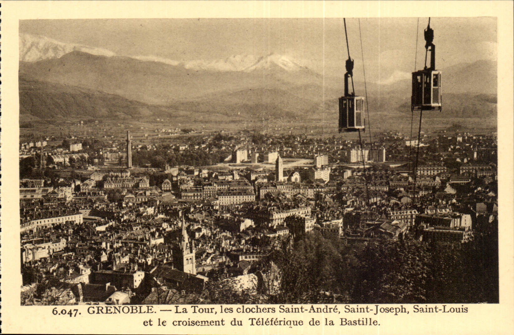 Grenoble — La Tour, les clochers Saint-André, Saint-Joseph, Saint-Louis et le croisement du Téléphérique de la Bastille — éditeur 'Paysages des Alpes' rue Colbert, Grenoble