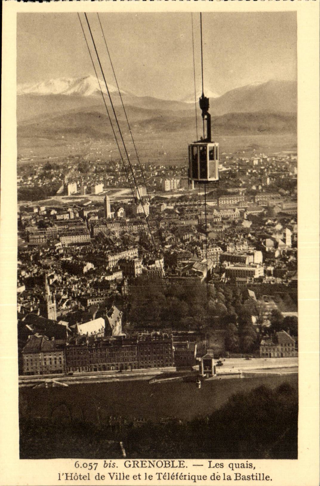 Grenoble - Le Teleferique de la Bastille - Les Quais - L'Hotel de Ville CPA 