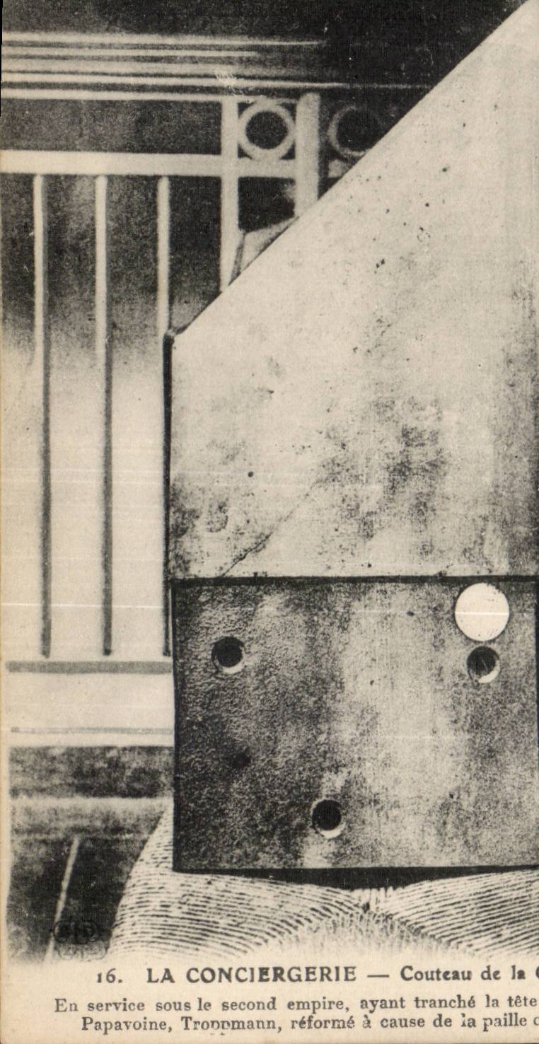 Paris - 1 - La Conciergerie Couteau de la Guillotine - CPA 