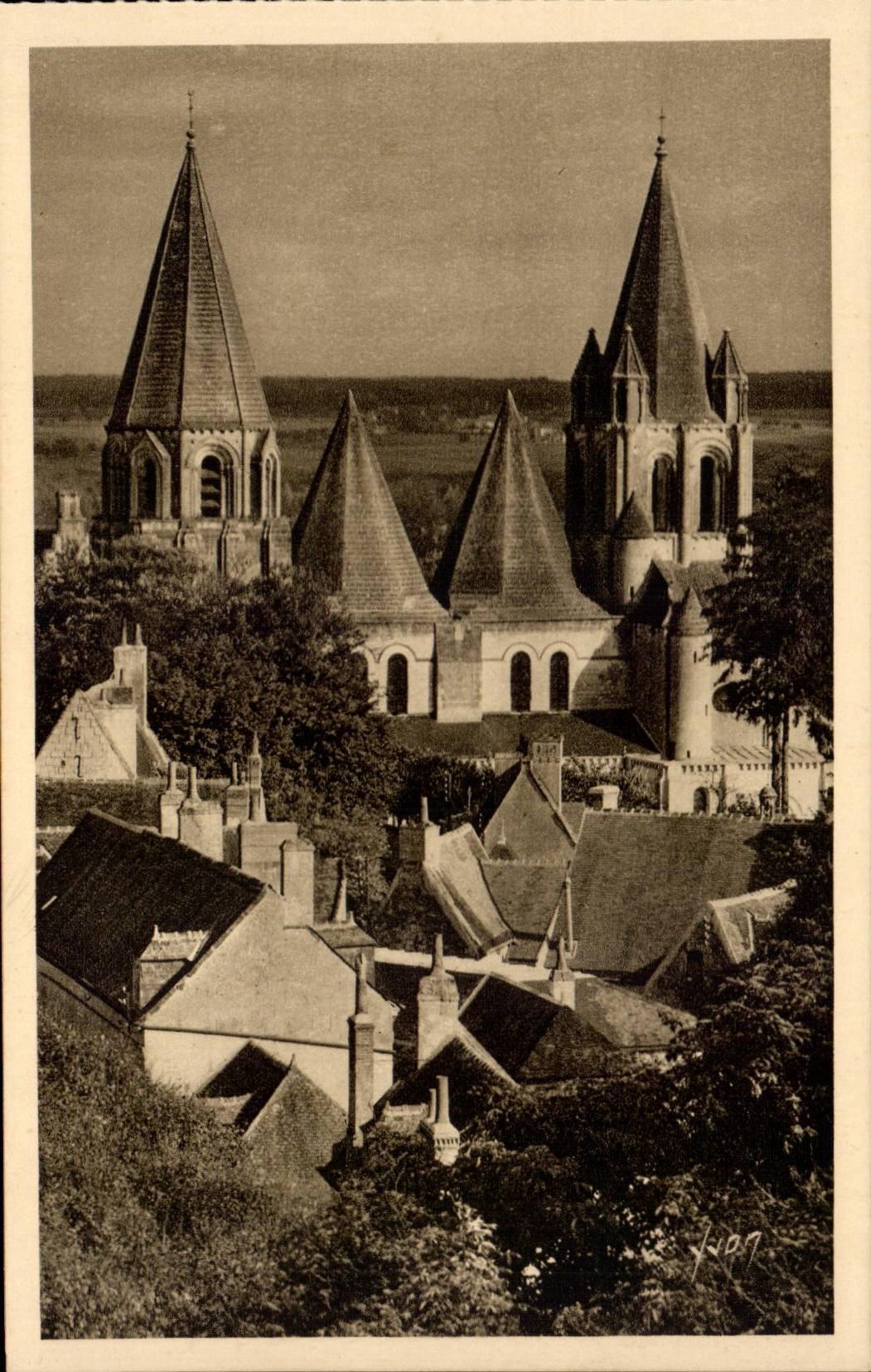 Loches - Le Chateau - La Collegiale Saint Ours - CPA 
