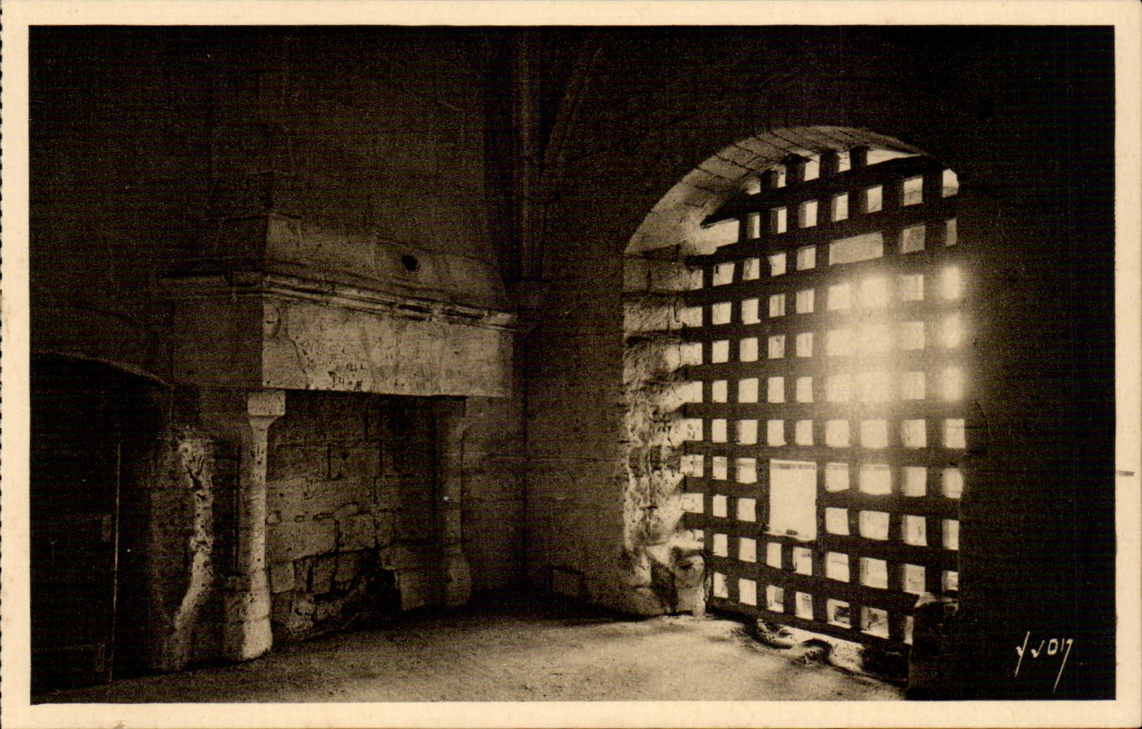 Loches - Le Chateau - Le Donjon - Cachot du Duc d'Alencon - CPA 