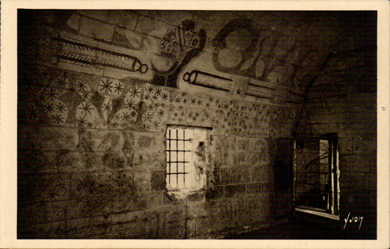 Loches - Le Chateau - Le Donjon - Cachot que Ludovic Slorza occupa dependant 9 ans- CPA 