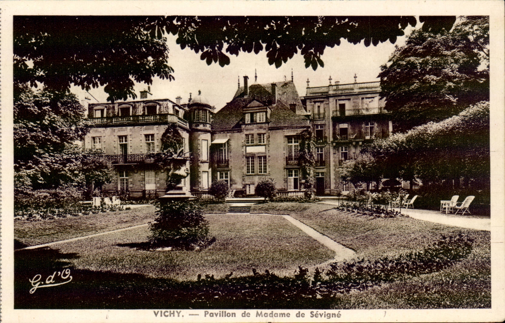 Vichy - Pavillon de Madame de Seviane CPA 