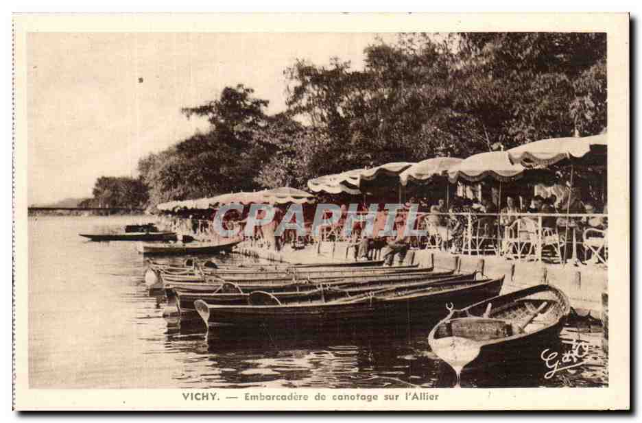 Vichy - Embarcadere de canotage sur l'Allier CPA 