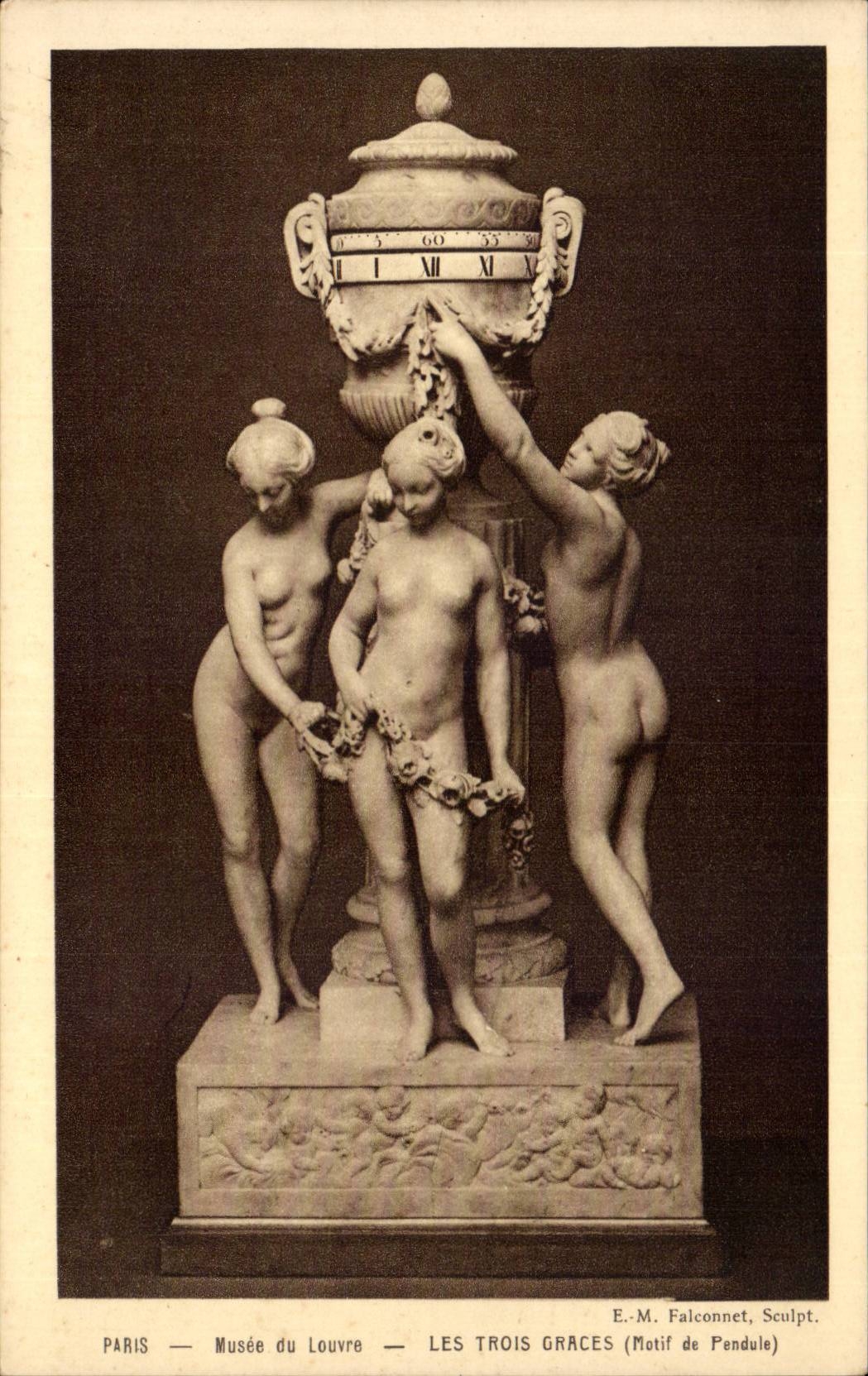 CPA Paris Musee du Louvre Les trois graces (motif de pendule)